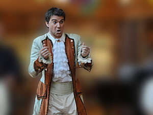 Juan Lago as Figaro in Le Nozze di Figaro